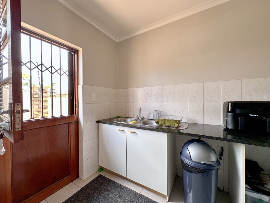 To Let 3 Bedroom Property for Rent in Sonstraal Heights Western Cape